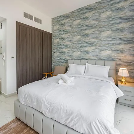 Chic Urban Retreat Immerse Yourself In Comfort Dubai Exterior photo