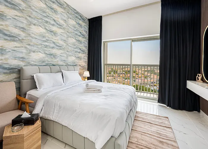 Chic Urban Retreat Immerse Yourself In Comfort