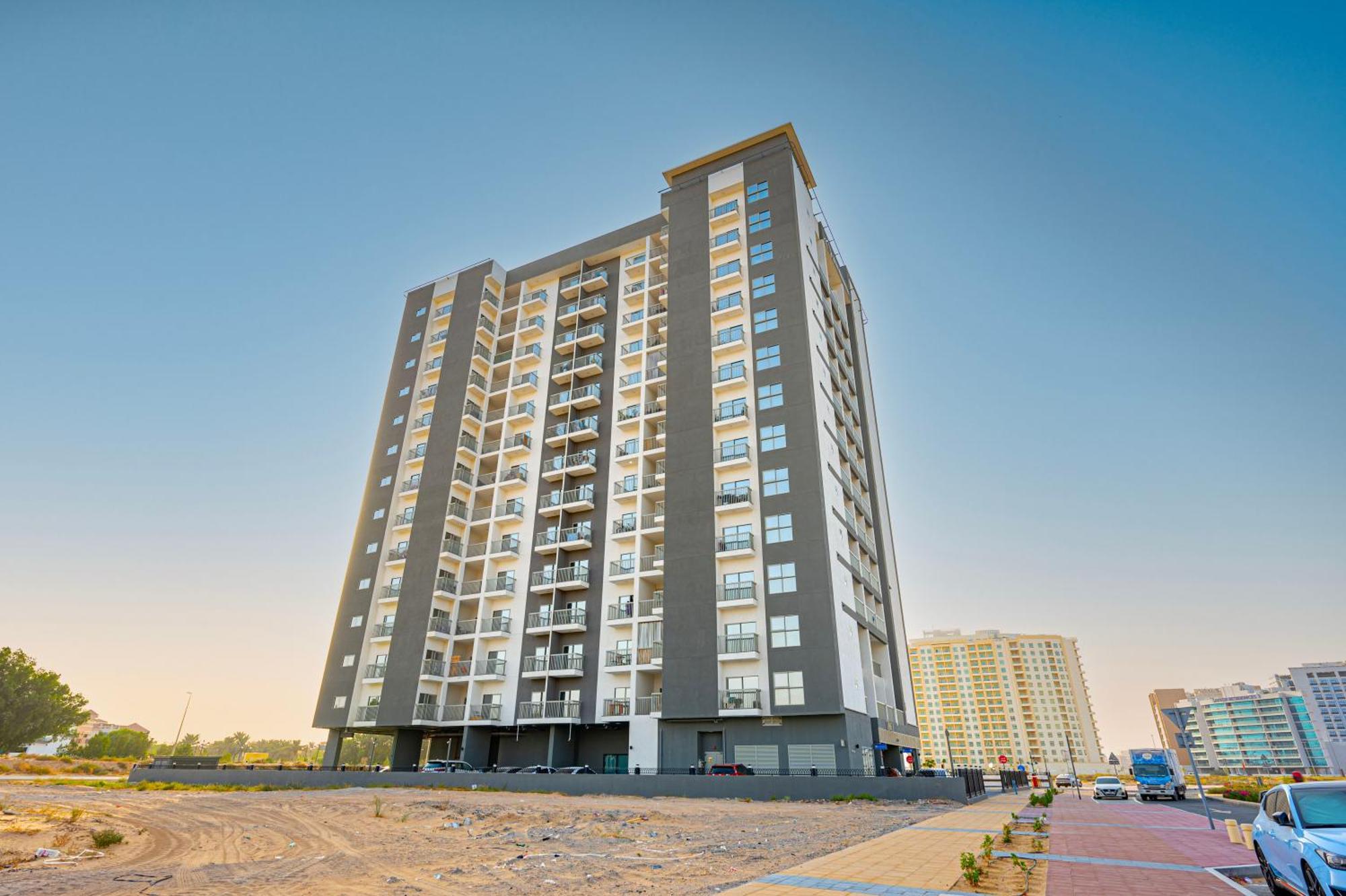 Chic Urban Retreat Immerse Yourself In Comfort Apartment *