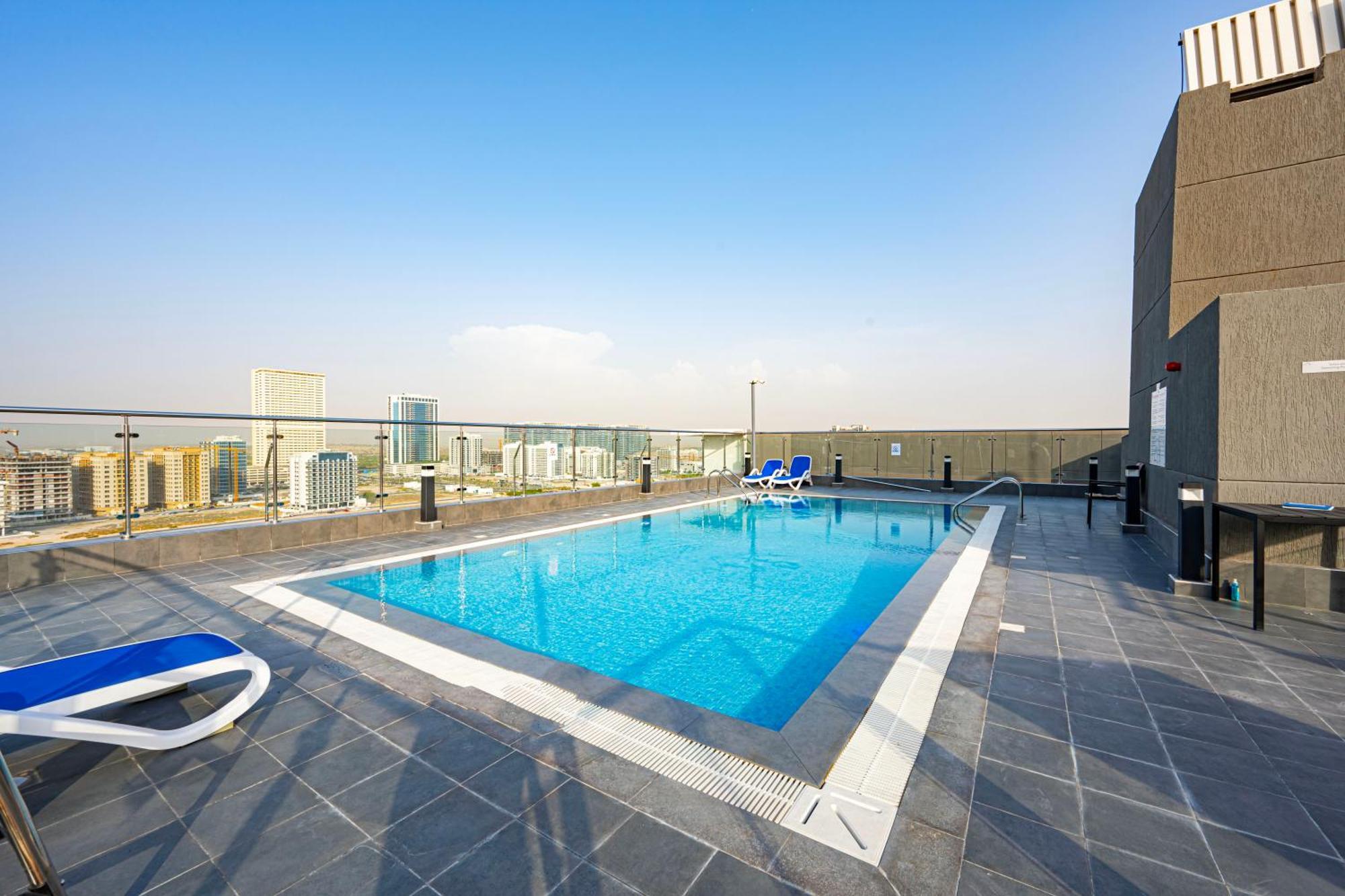 Chic Urban Retreat Immerse Yourself In Comfort Apartment