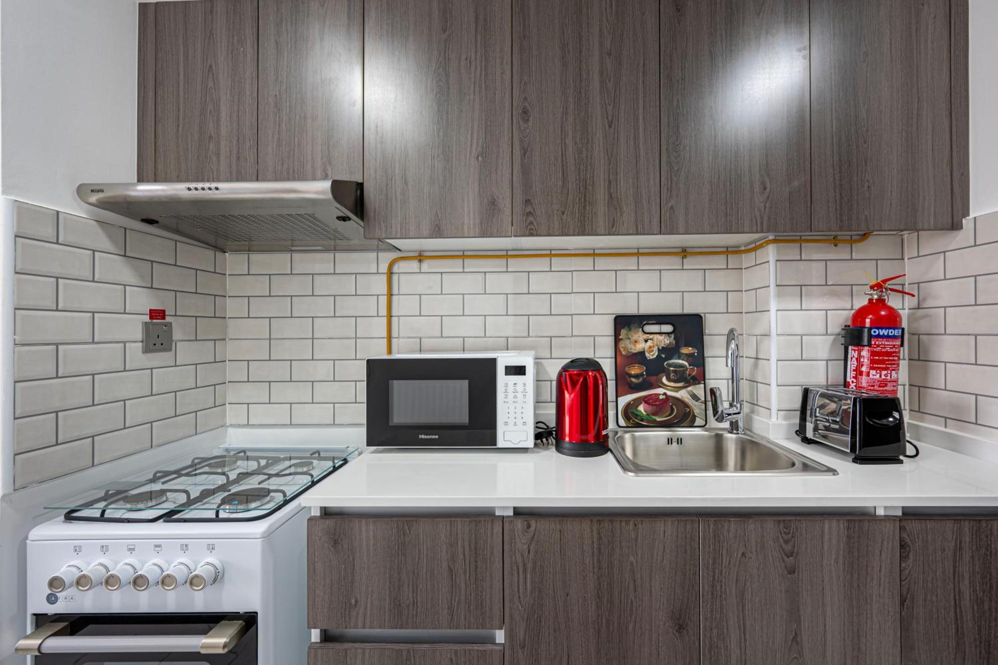 Chic Urban Retreat Immerse Yourself In Comfort *