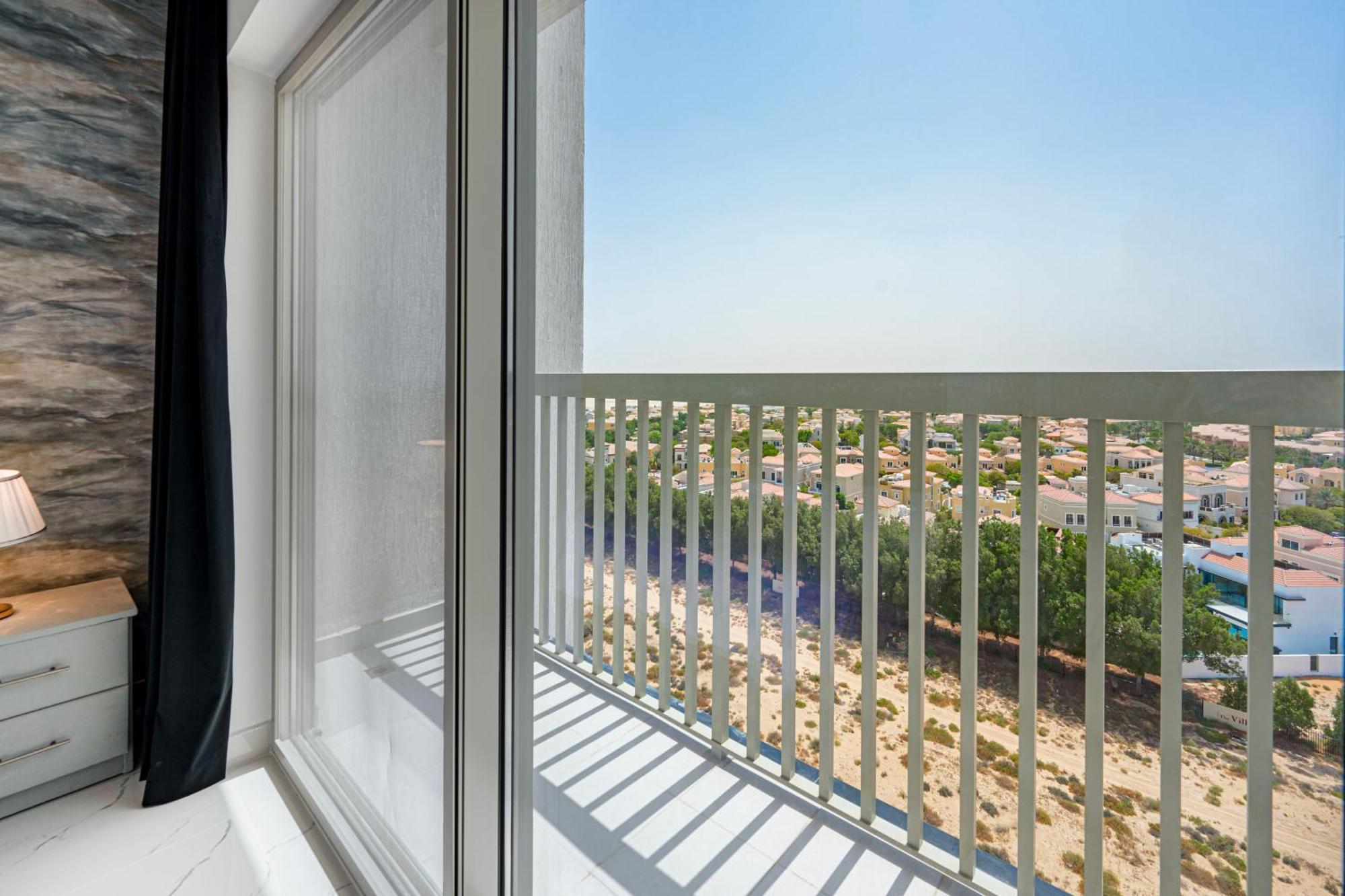 Chic Urban Retreat Immerse Yourself In Comfort