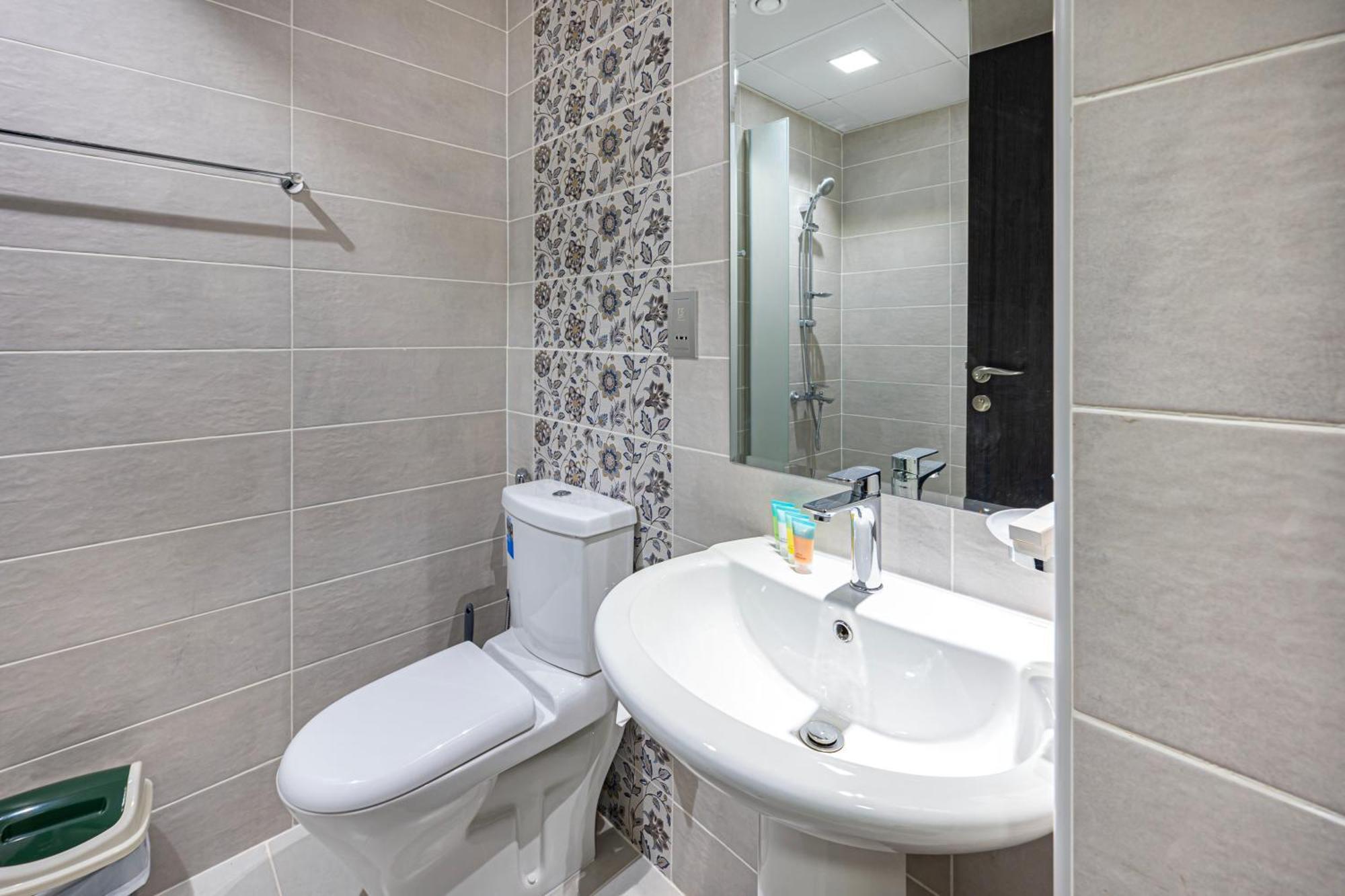 Chic Urban Retreat Immerse Yourself In Comfort