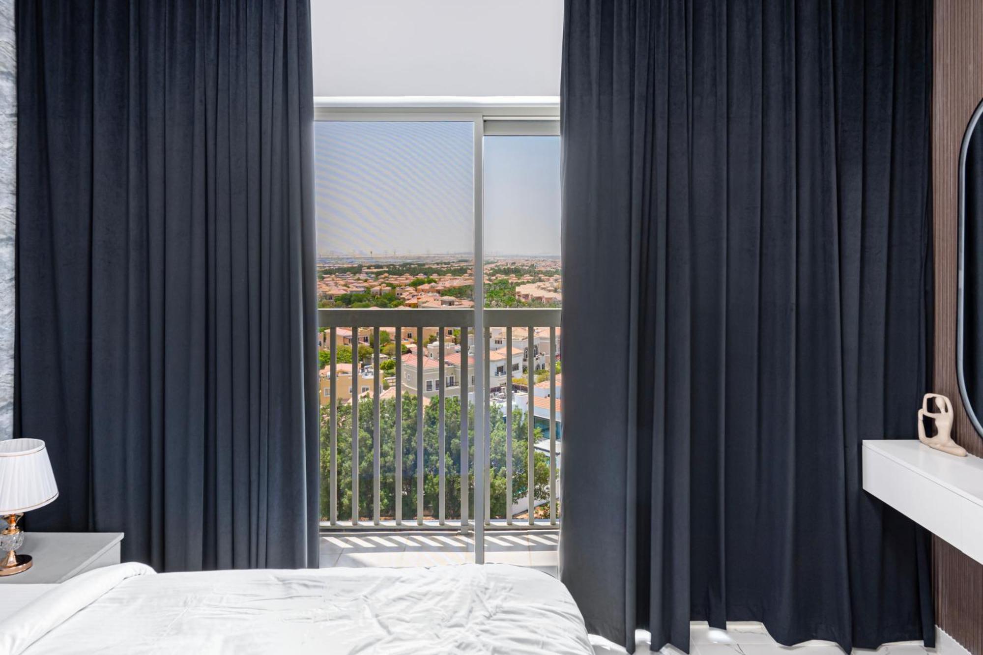 Chic Urban Retreat Immerse Yourself In Comfort Apartment